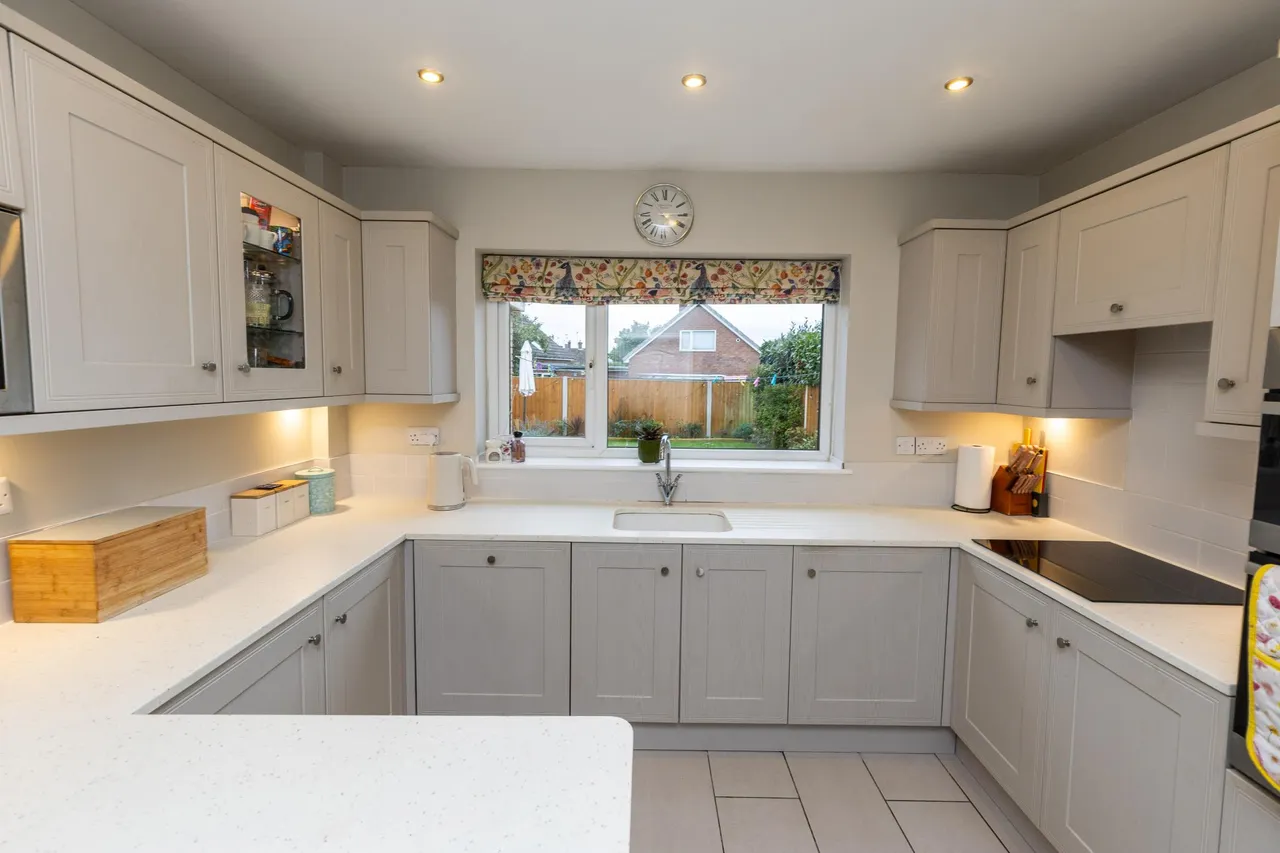 Bryn Gryffydd, Wrexham, LL12, photo 9