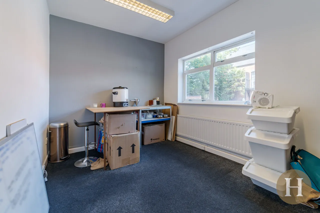 High Street, Harborne, B17, photo 32