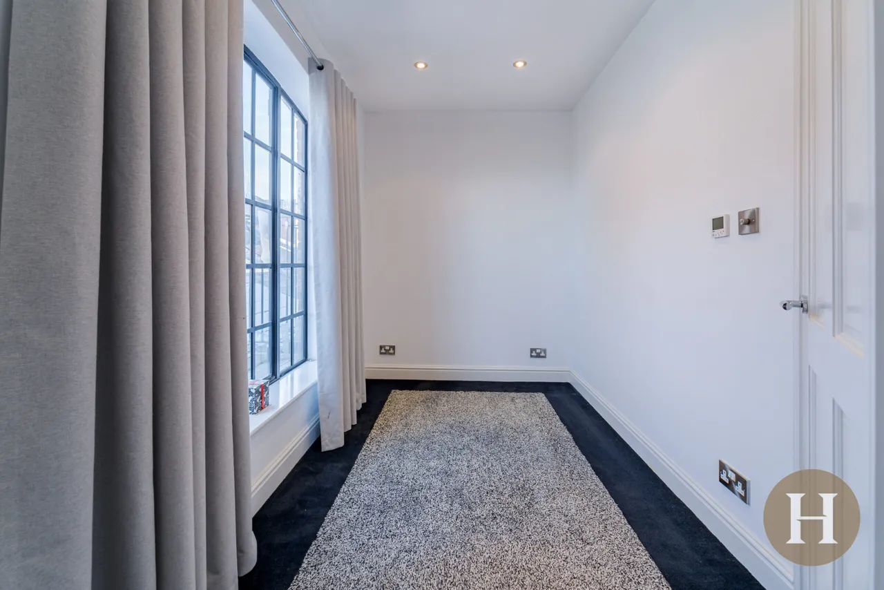 High Street, Harborne, B17, photo 18