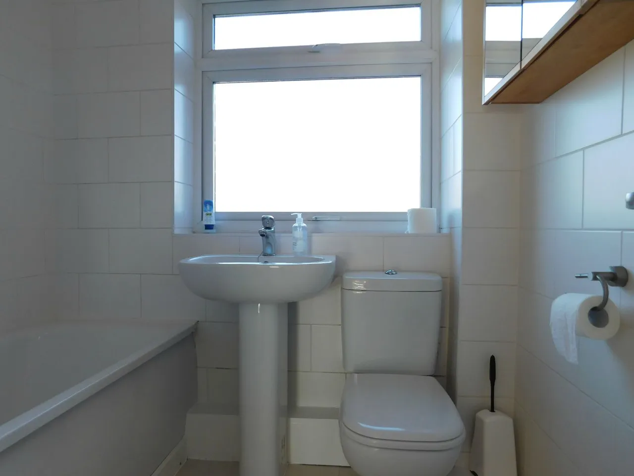 Azalea Close, London, W7 3QA, photo 4