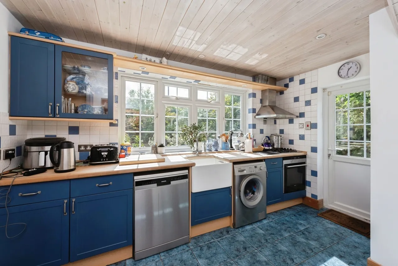 Cleveland Road, Worcester Park, KT4, photo 16