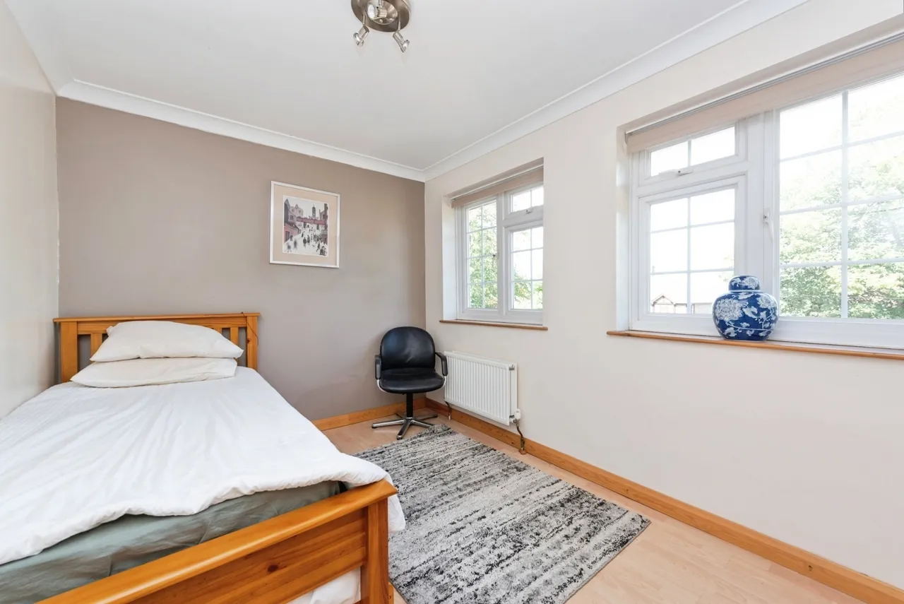 Cleveland Road, Worcester Park, KT4, photo 9