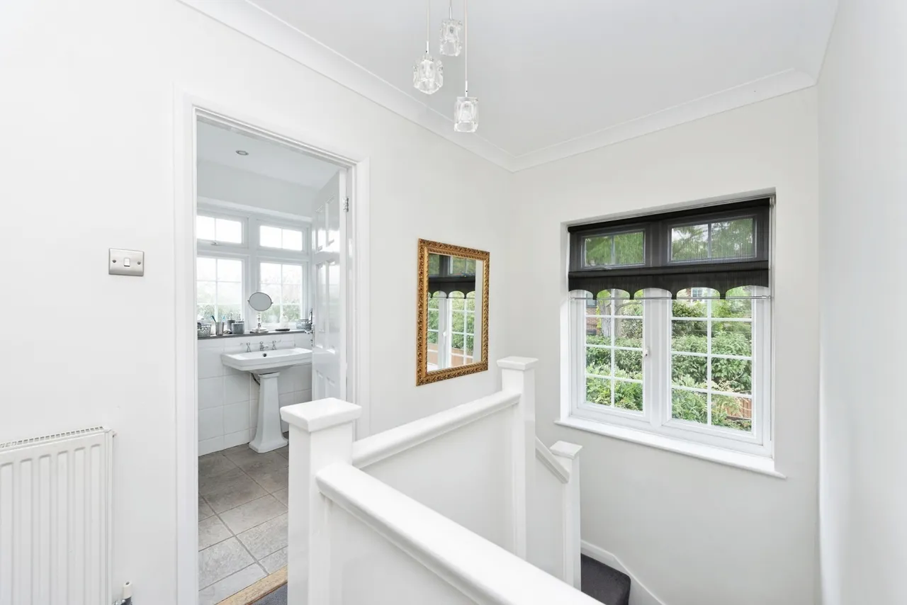 Cleveland Road, Worcester Park, KT4, photo 14