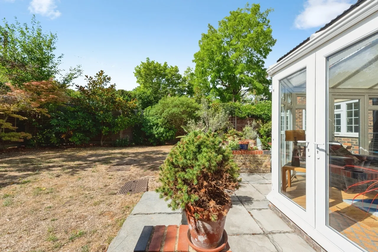 Cleveland Road, Worcester Park, KT4, photo 13