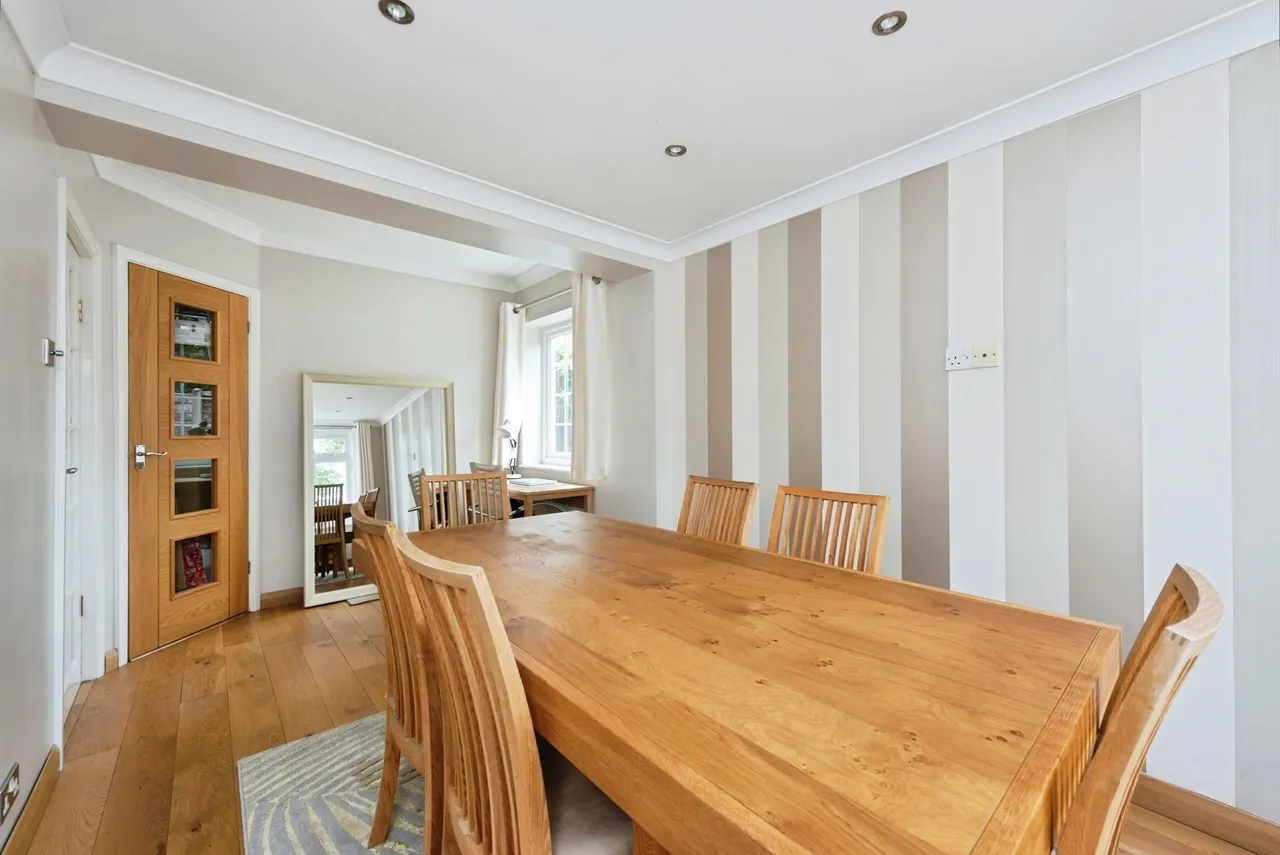 Cleveland Road, Worcester Park, KT4, photo 19
