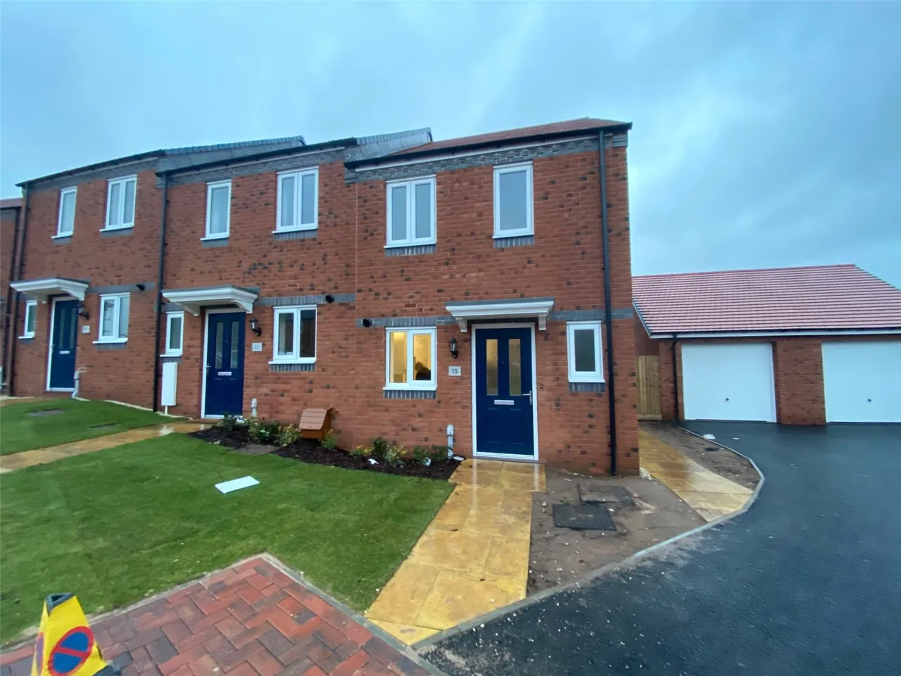 2 bed house to rent, Dixon Close, Lichfield, WS14