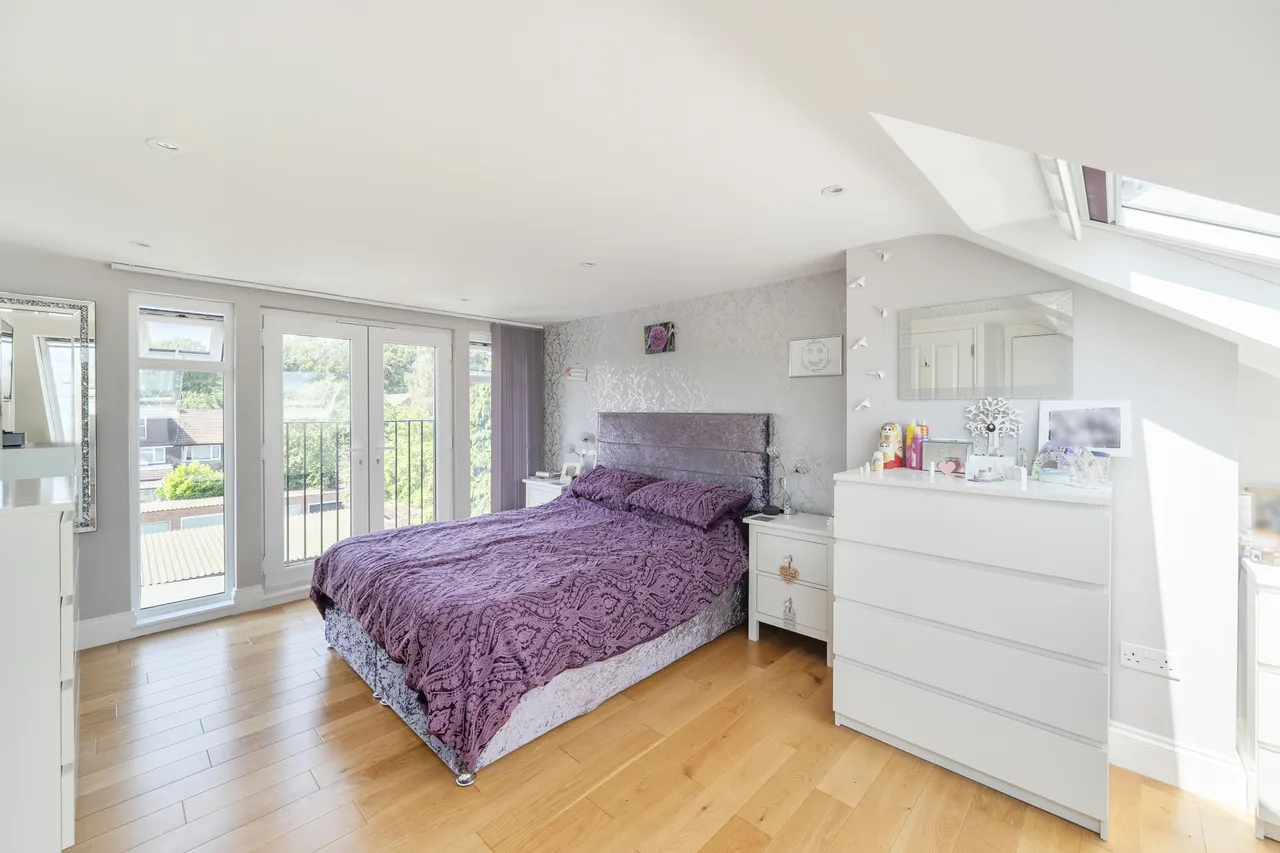 1 Howard Close, Watford, photo 8