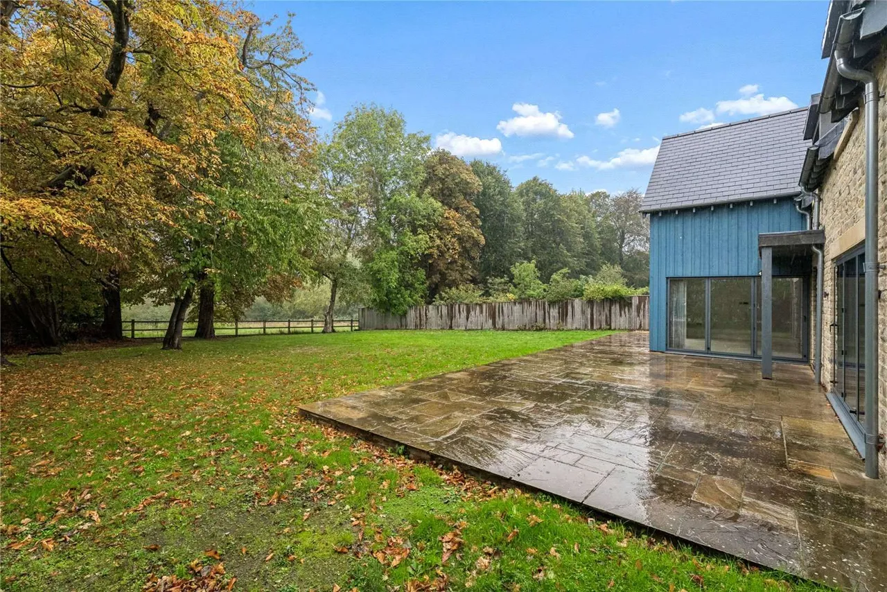 Beggars Lane, Longworth, OX13, photo 13