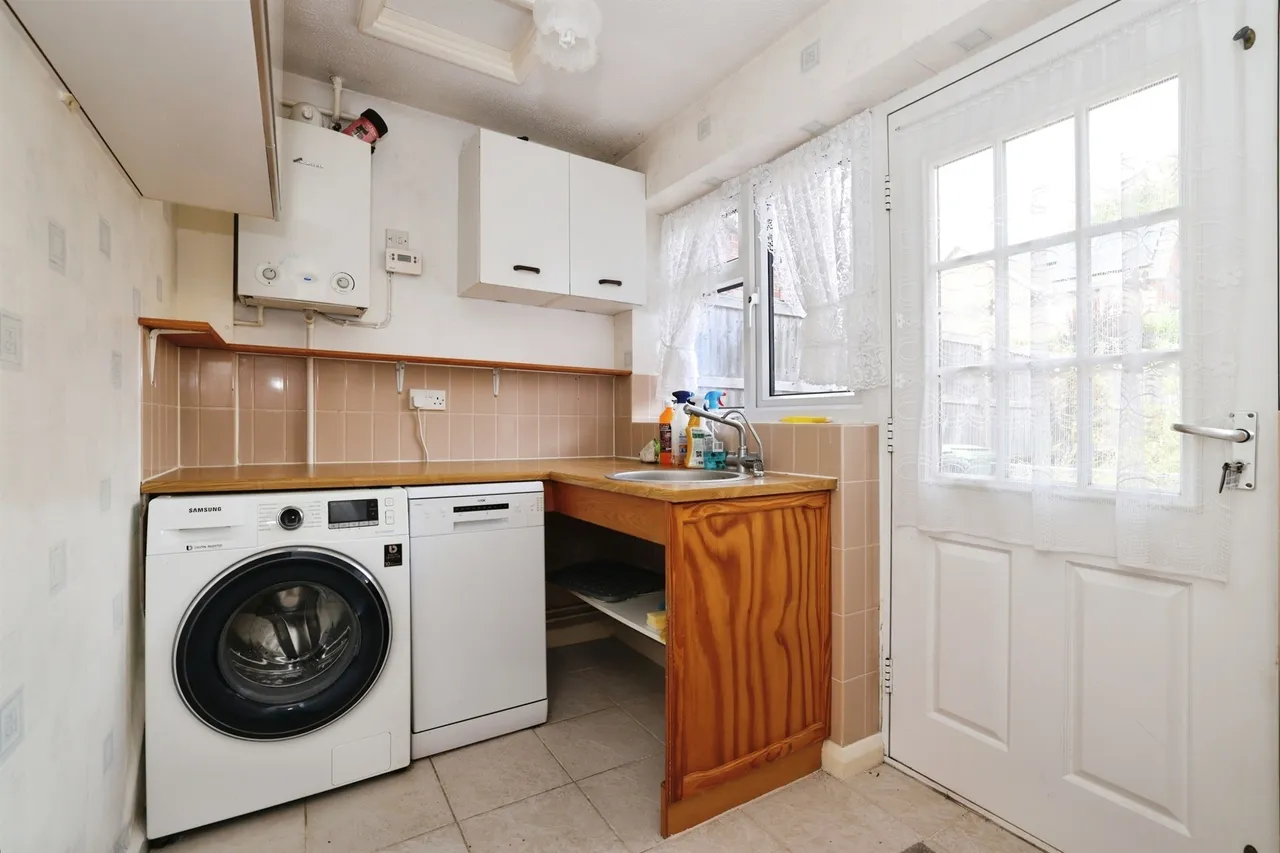 Ebor Paddock, Calne, SN11, photo 7