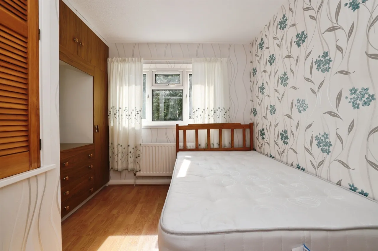 Ebor Paddock, Calne, SN11, photo 12