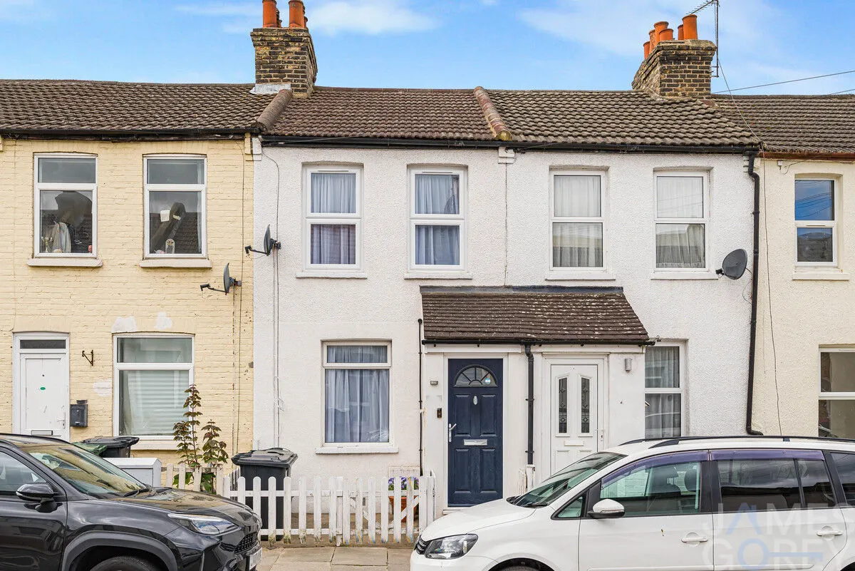 2 bed property to rent, Howard Road, Dartford, DA1
