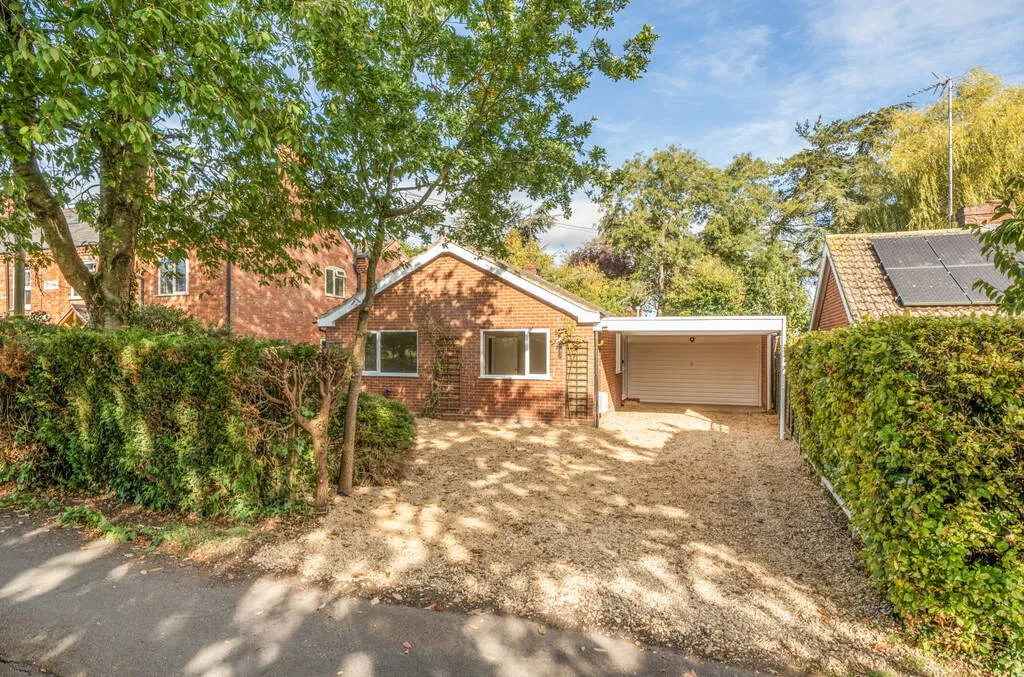 3 bed house for sale, The Green, Broadwell, CV23