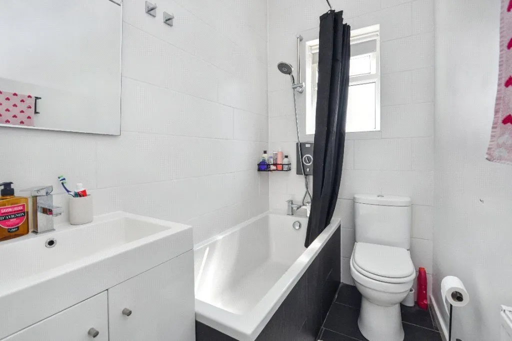 Manor Road, Ossett, WF5, photo 6
