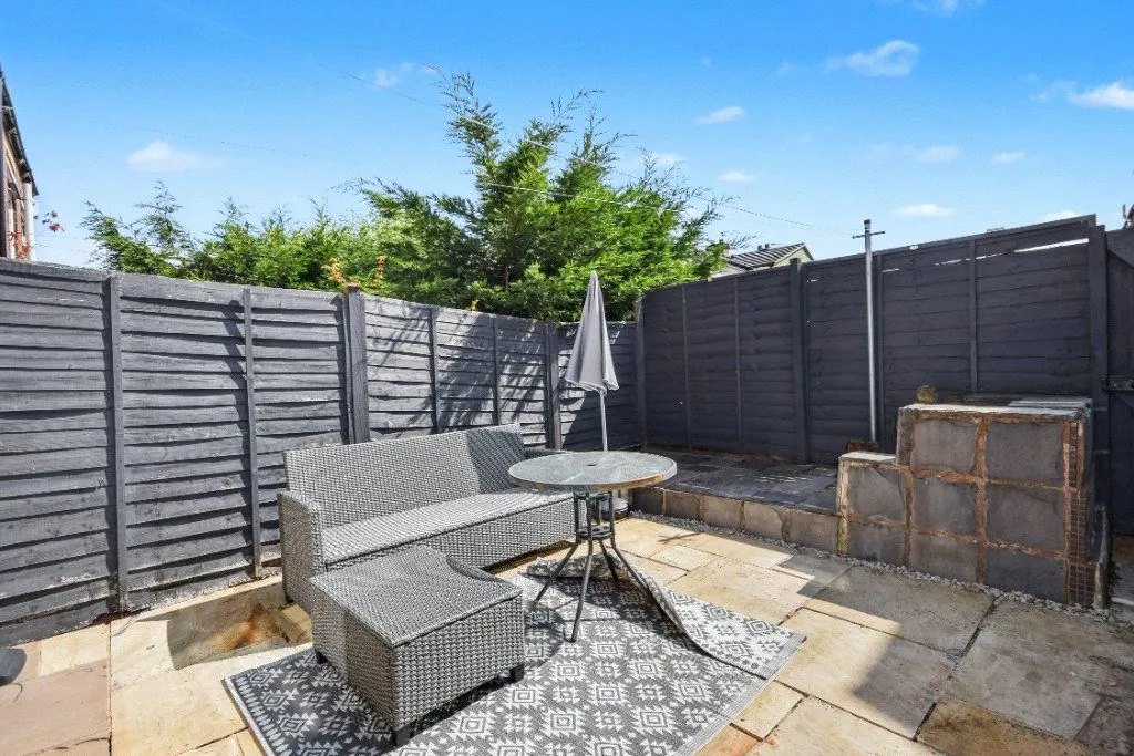 Manor Road, Ossett, WF5, photo 2