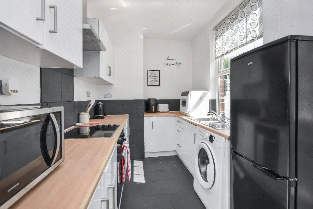 Manor Road, Ossett, WF5, photo 8