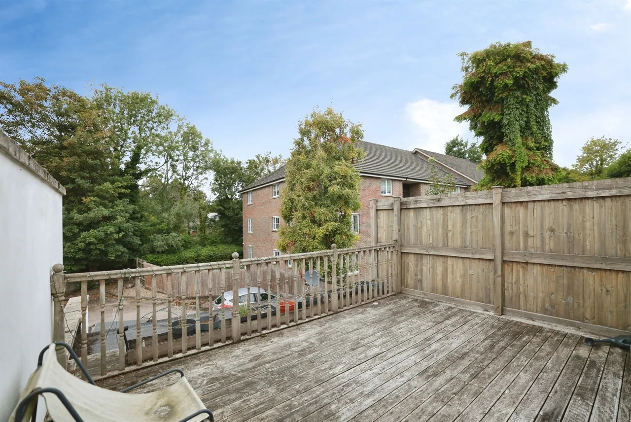 Waterside, Chesham, photo 8