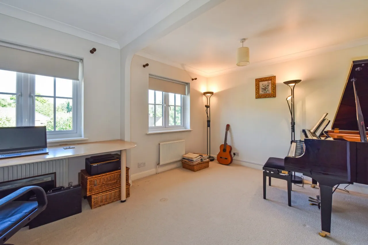 Wentworth Grange, St Cross, SO22, photo 24