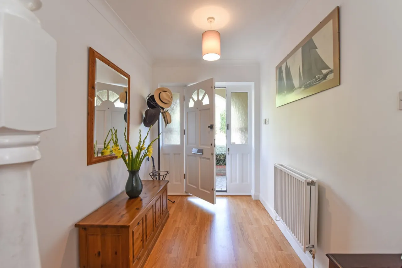 Wentworth Grange, St Cross, SO22, photo 12