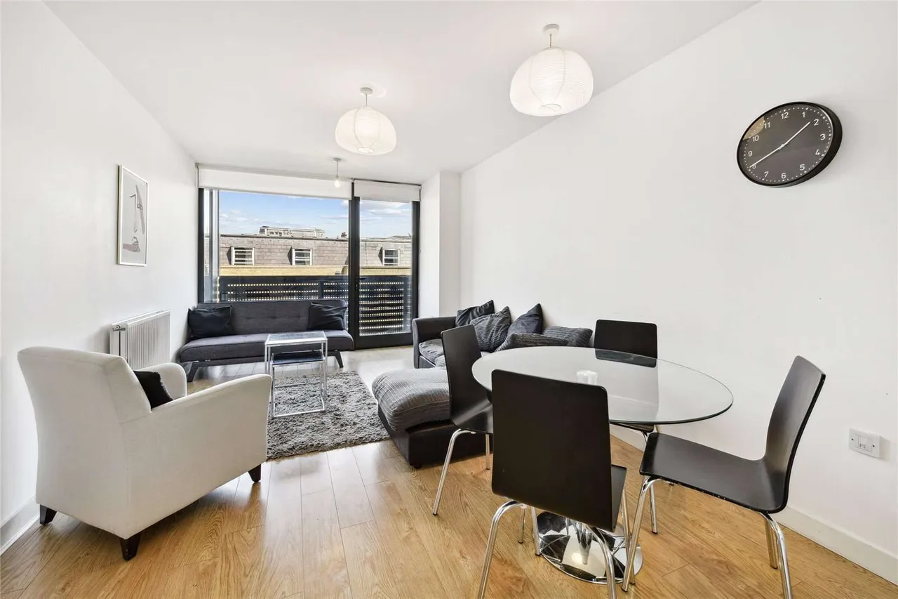 2 bed flat for sale — Amelia Street, London, SE17 3BY
