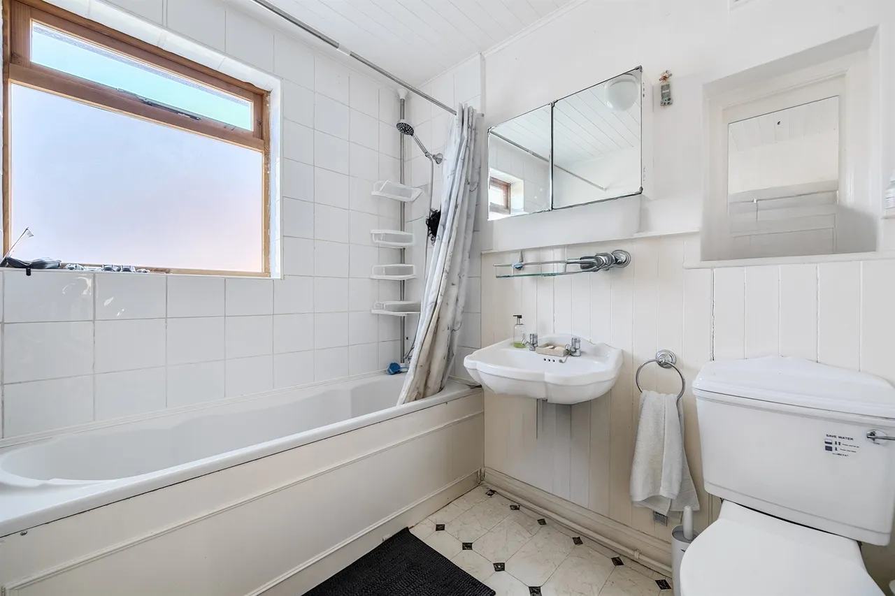 Brodie Road, Enfield, EN2, photo 10