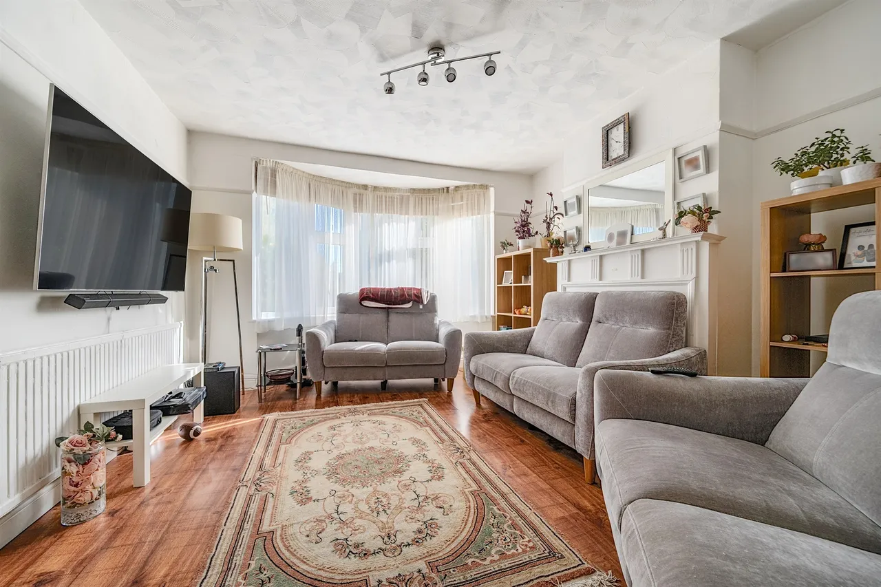 Brodie Road, Enfield, EN2, photo 2
