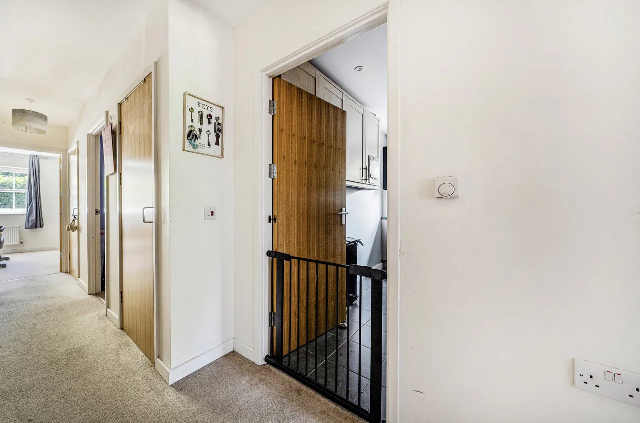 Reris Grange Close, Milford, GU8, photo 8