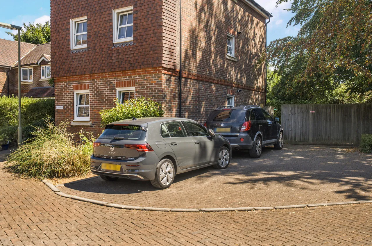 Reris Grange Close, Milford, GU8, photo 12