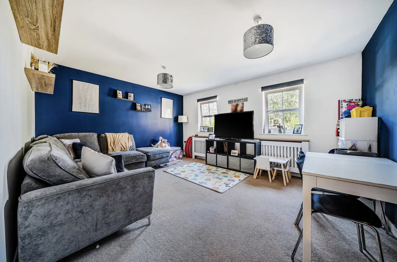Reris Grange Close, Milford, GU8, photo 2