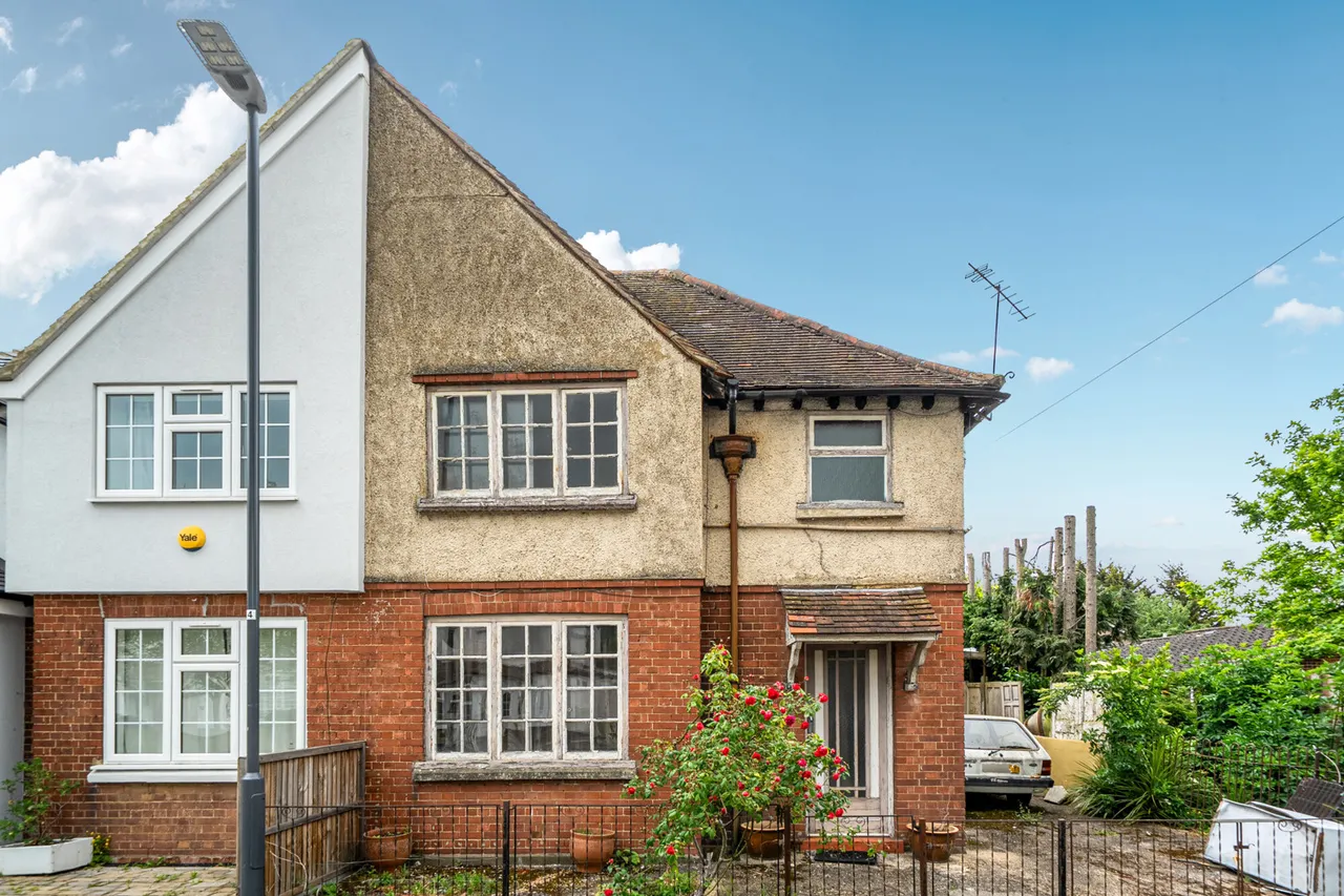 2 bed house for sale, Glebe Road, Stanmore, HA7
