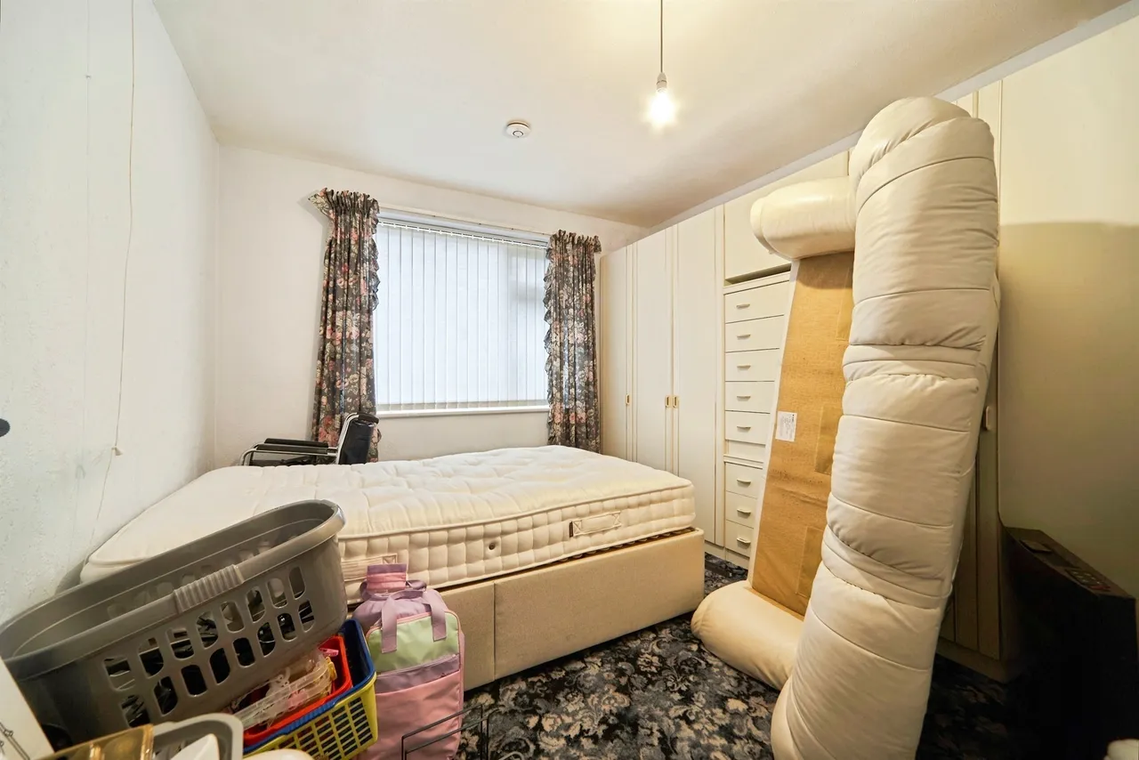 Banksfield Avenue, Yeadon, LS19, photo 9