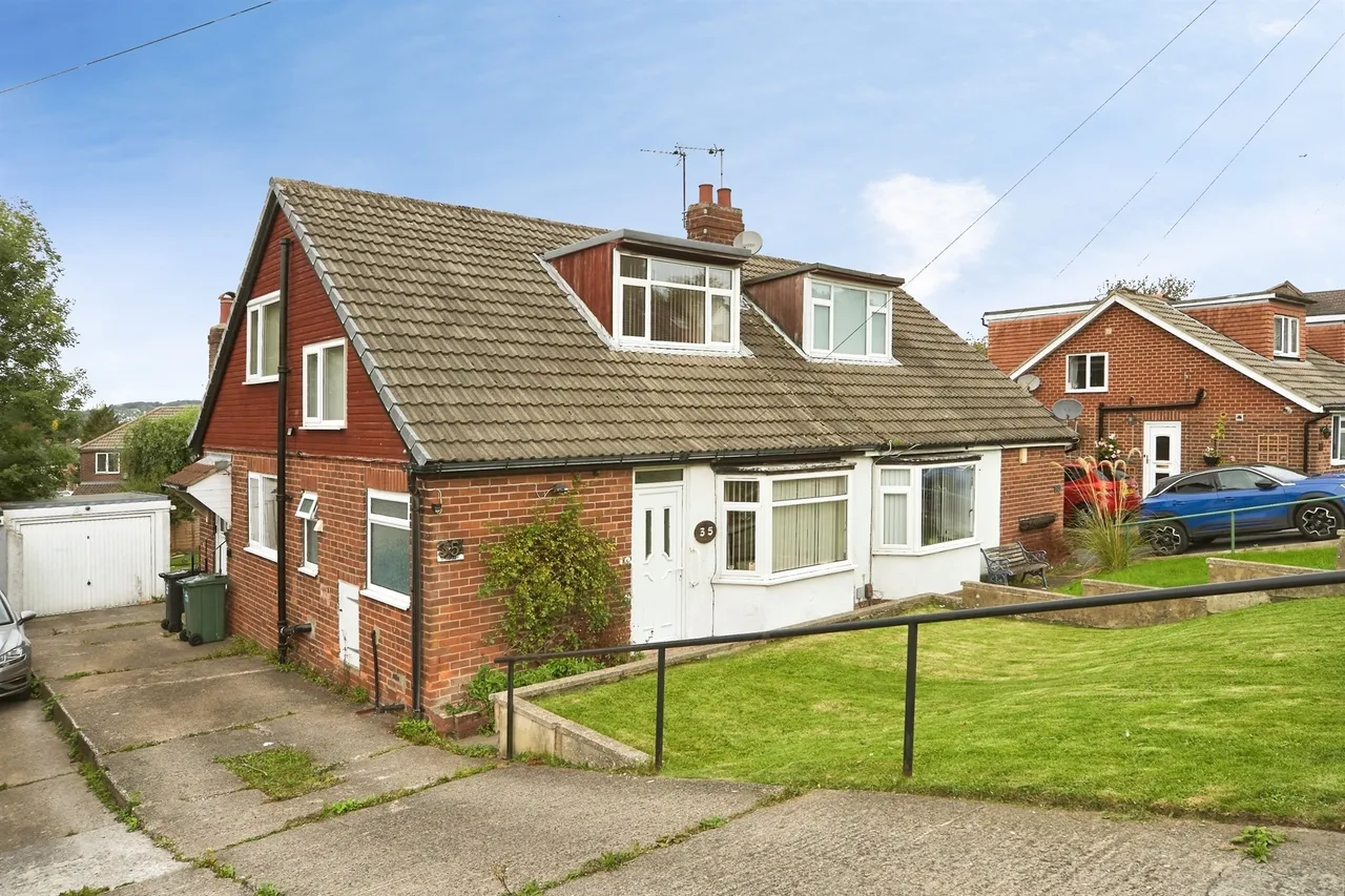 3 bed house for sale, Banksfield Avenue, Yeadon, LS19