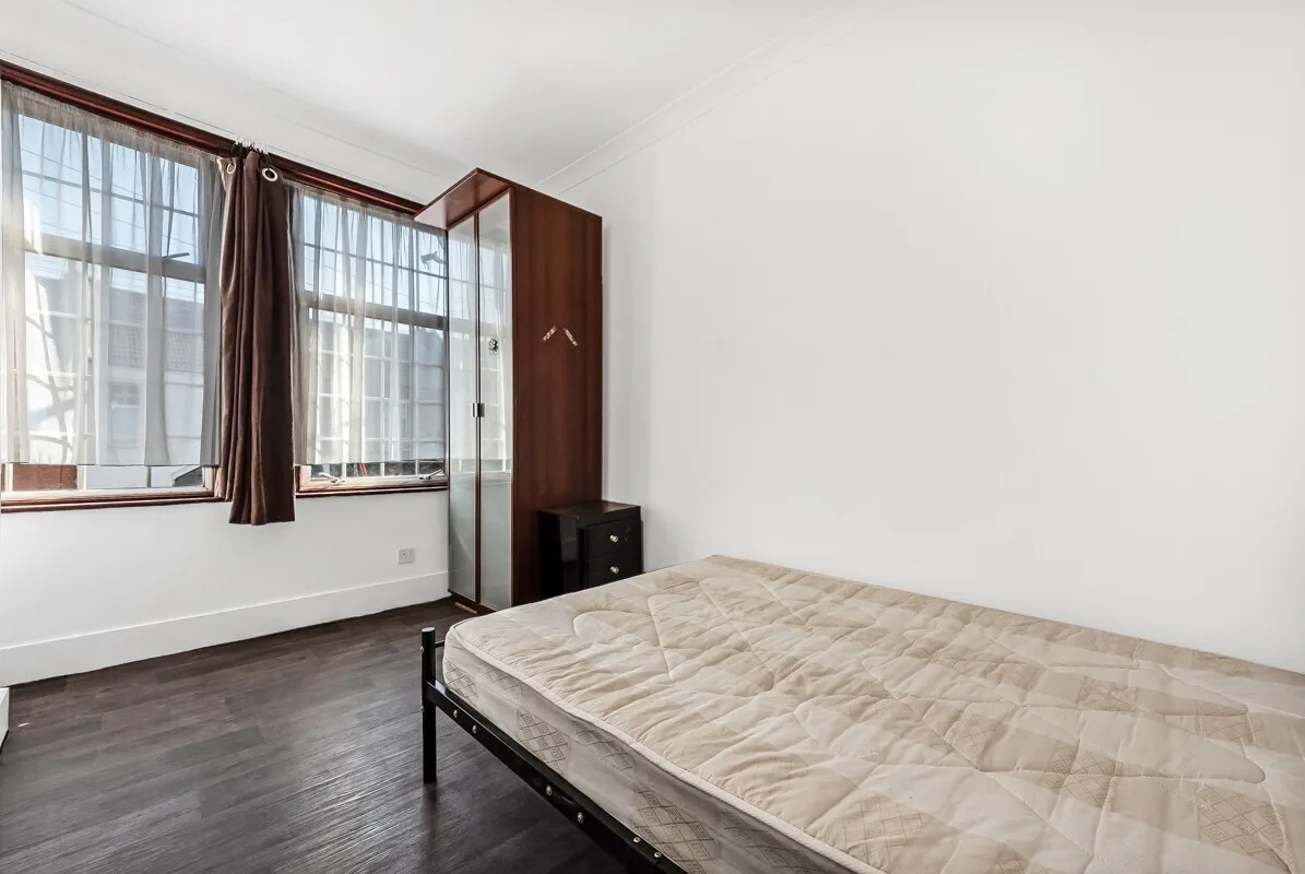 Southend Road, East Ham, E6, photo 10