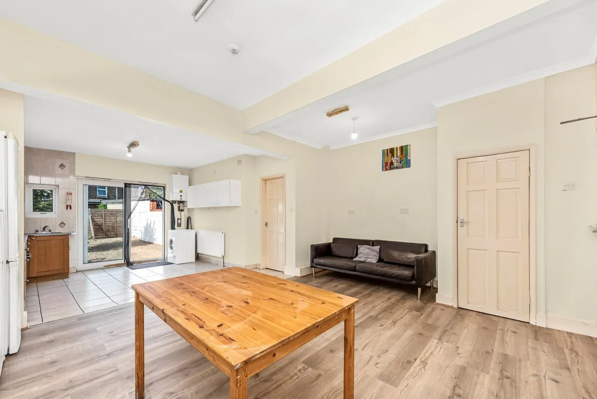 Southend Road, East Ham, E6, photo 8