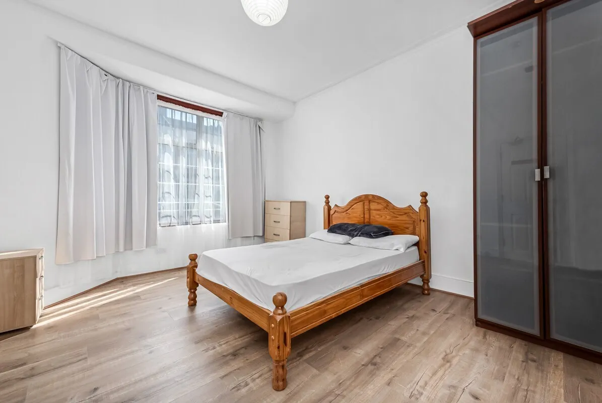 Southend Road, East Ham, E6, photo 4