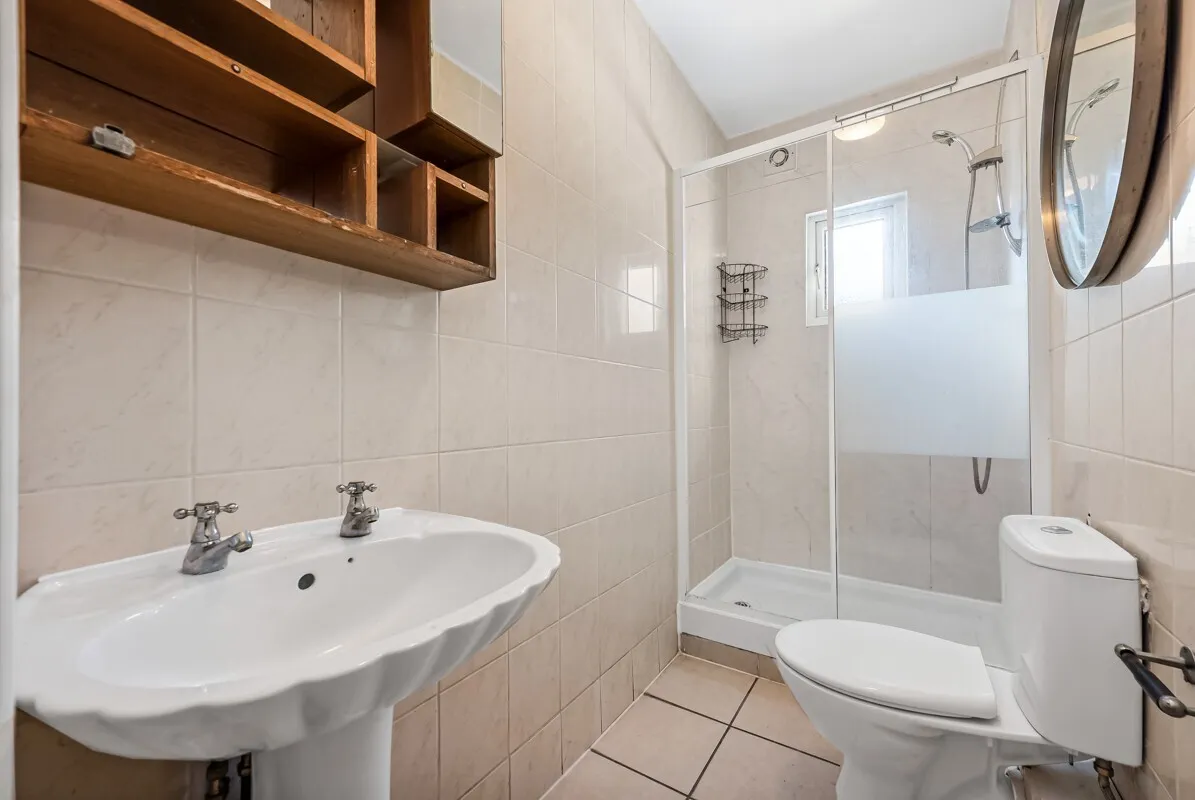 Southend Road, East Ham, E6, photo 5