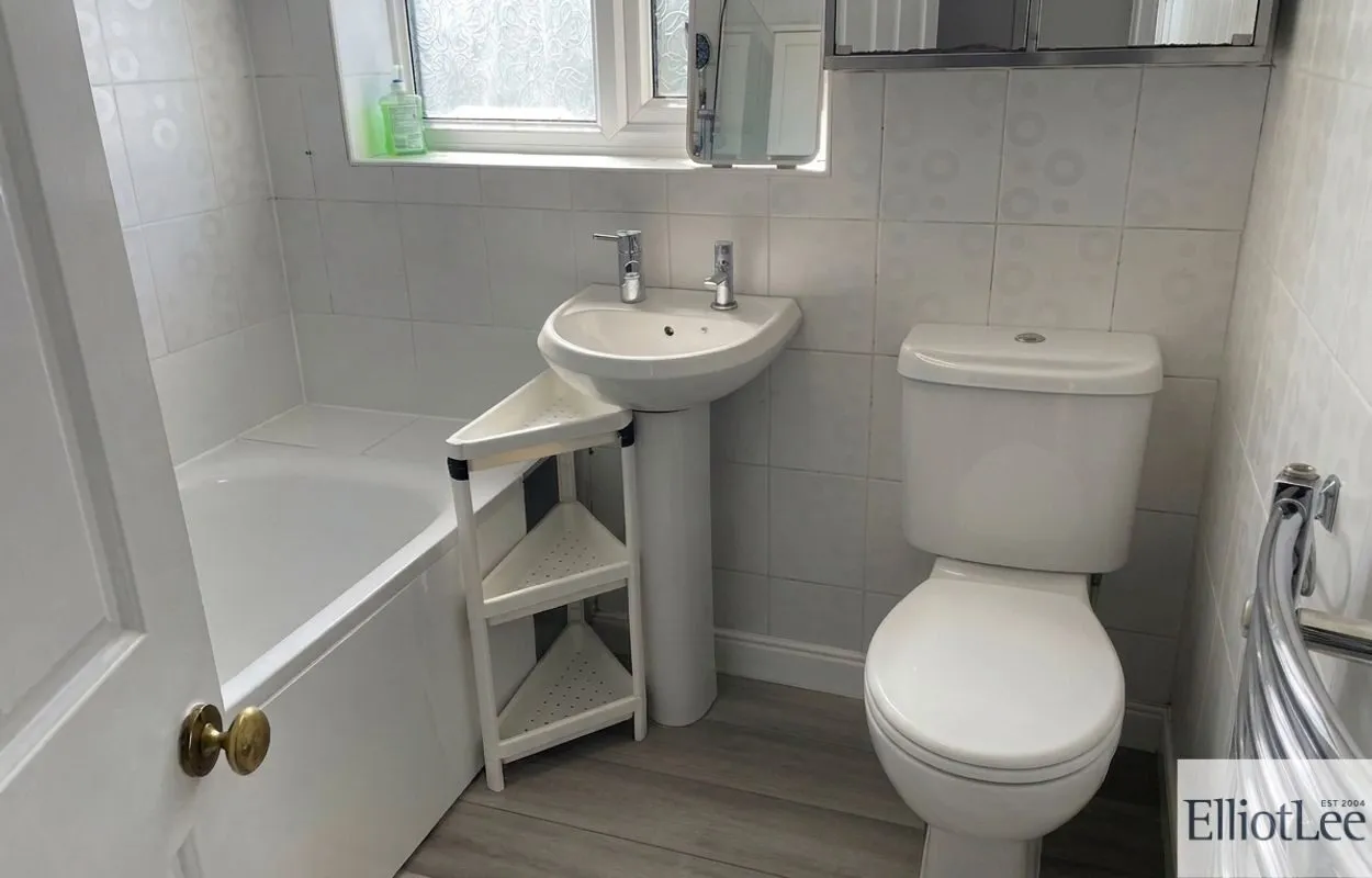Whitton Avenue East, Greenford, UB6, photo 7
