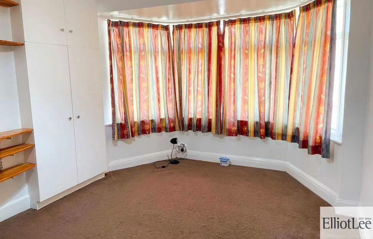 Whitton Avenue East, Greenford, UB6, photo 5