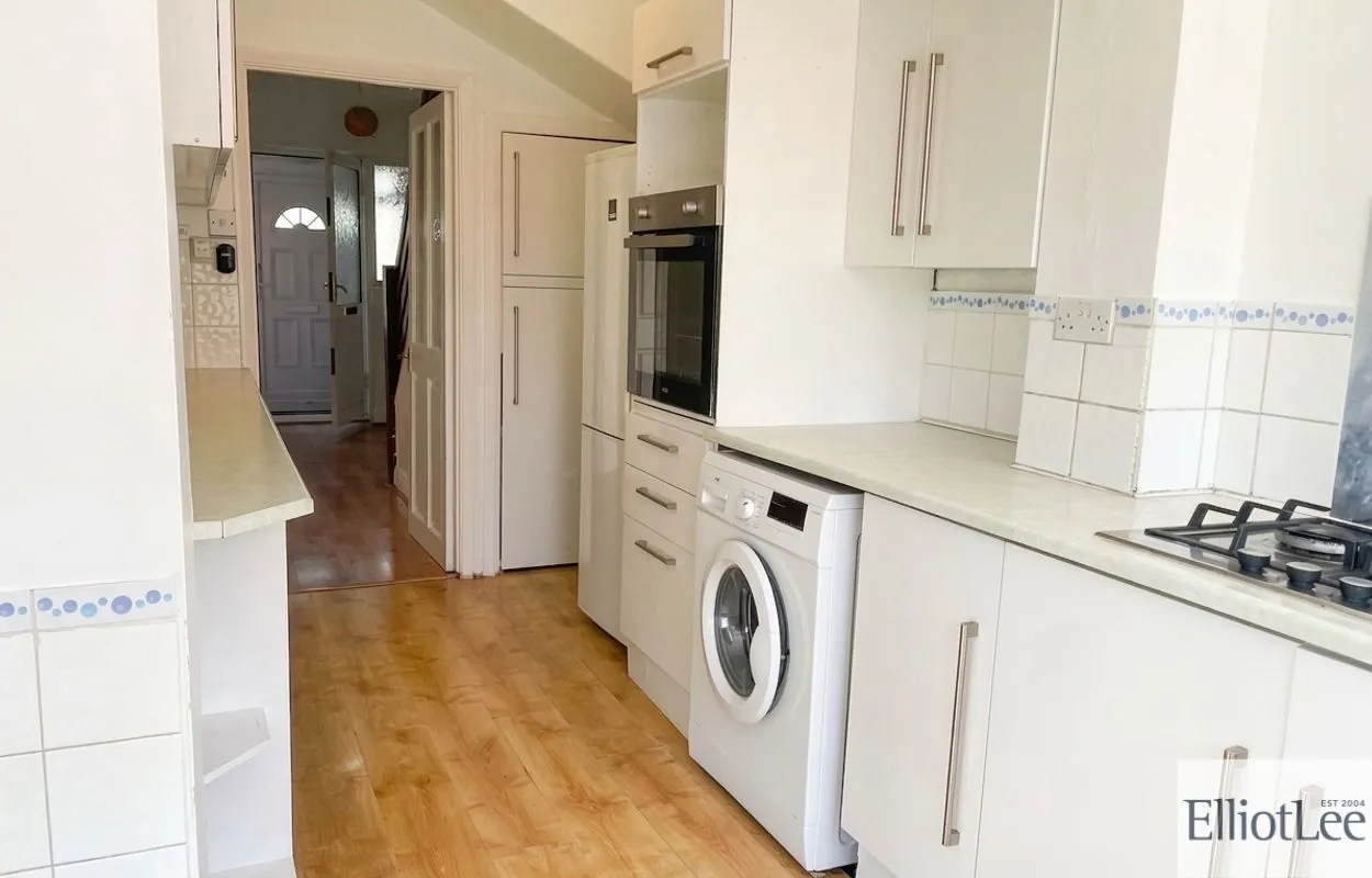 Whitton Avenue East, Greenford, UB6, photo 4