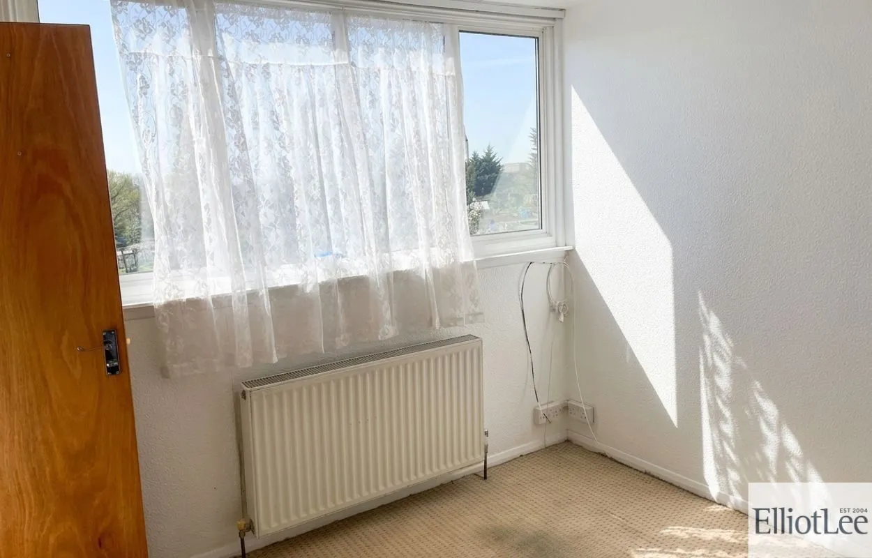Whitton Avenue East, Greenford, UB6, photo 8