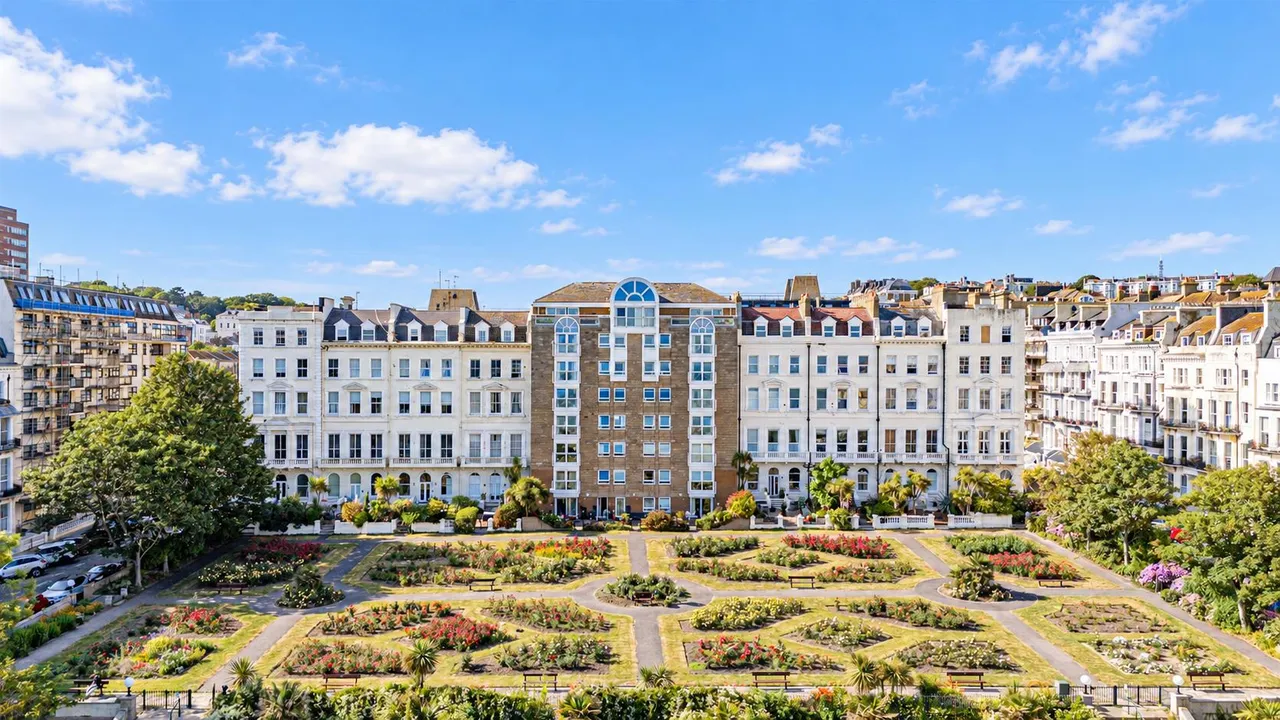 2 bed flat for sale, Terrace Road, St. Leonards-On-Sea