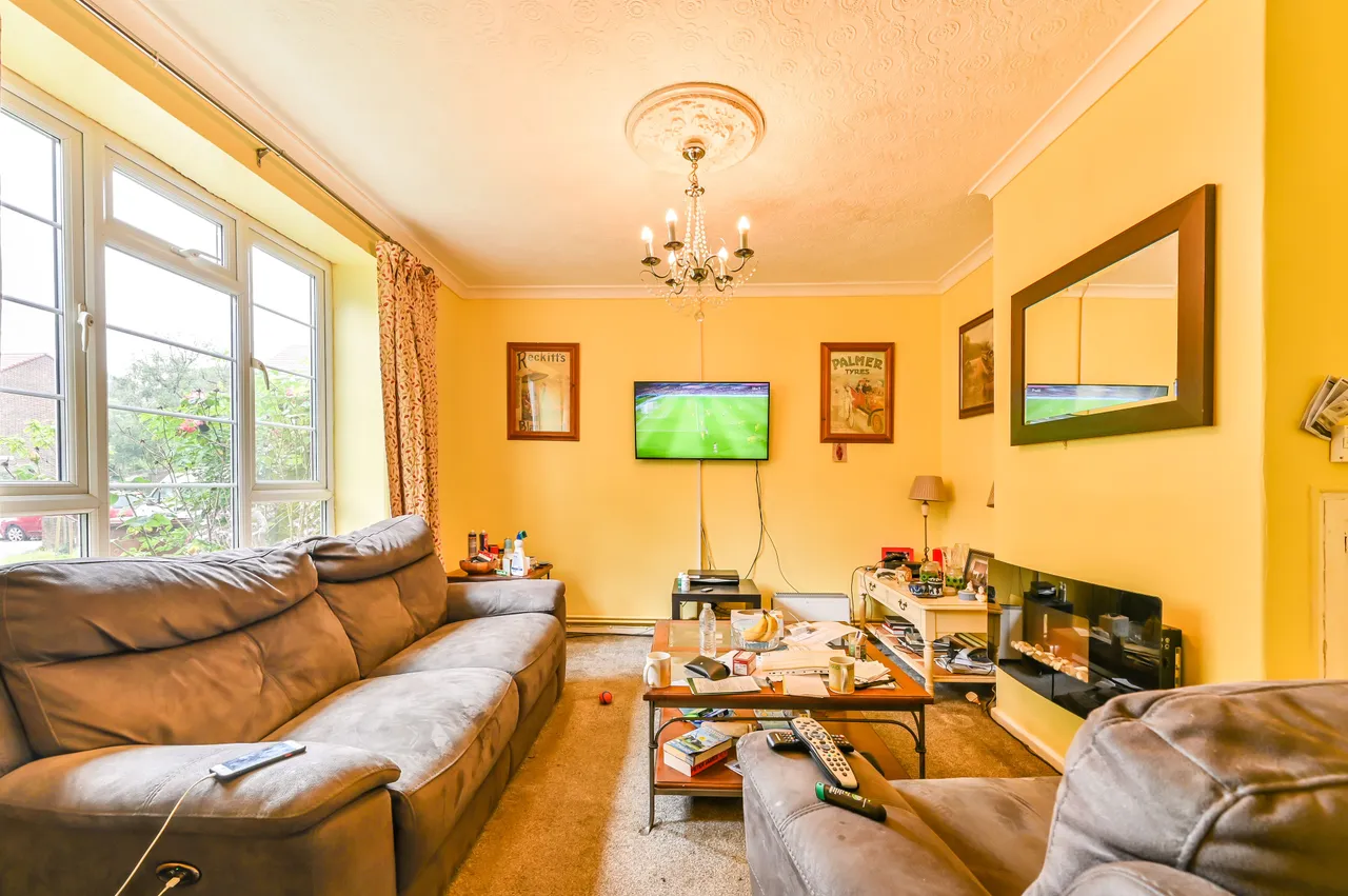 36 Melford Court, Melford Road, London, photo 3