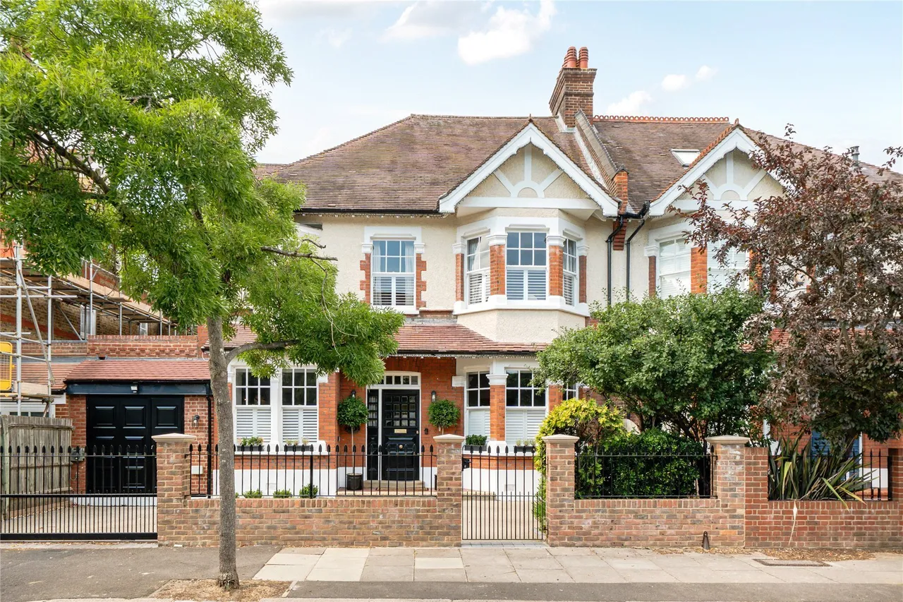 5 bed house for sale — Kings Avenue, Bromley, BR1