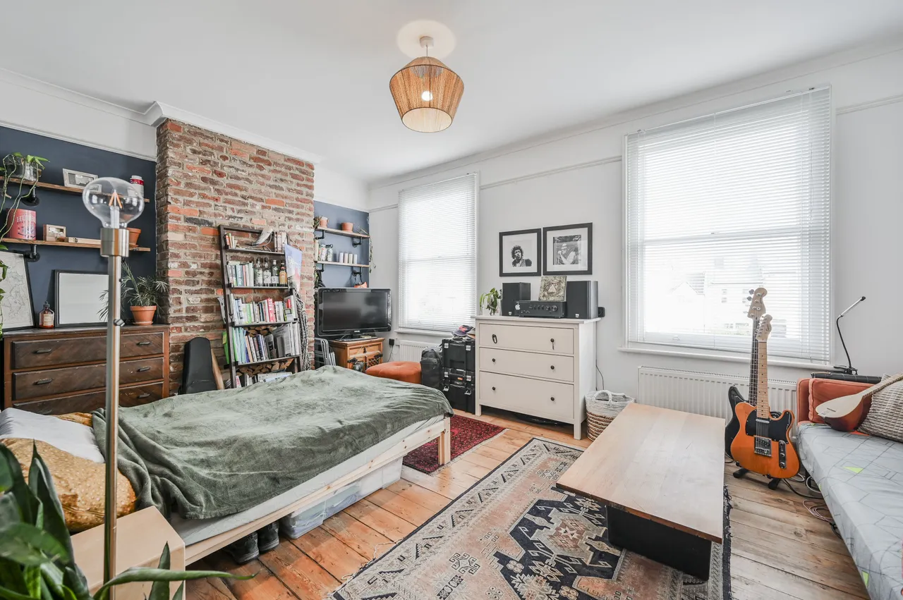 2 bed flat for sale, London, E10