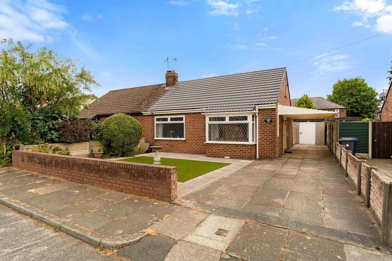 2 bed house for sale — Cleveleys Avenue, Widnes, WA8 3HY