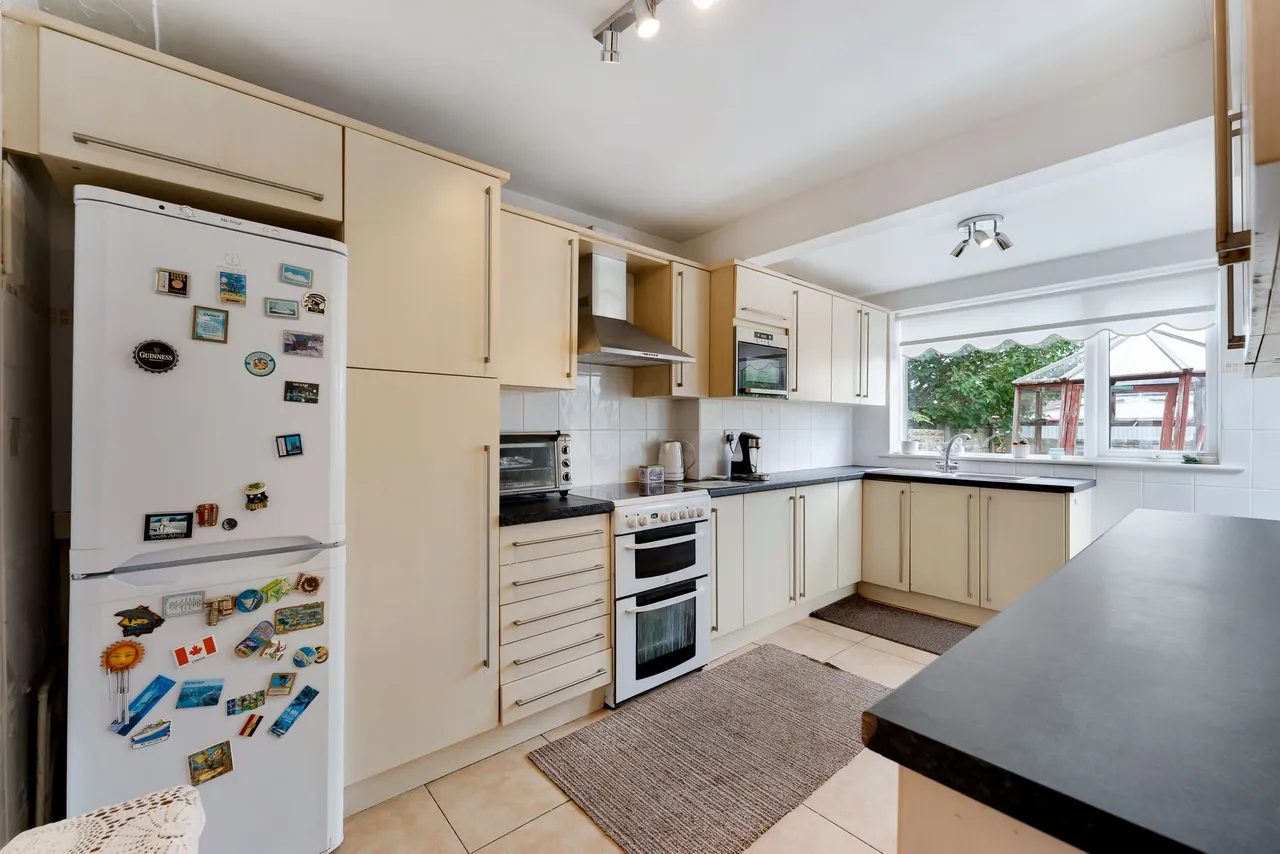 Cleveleys Avenue, Widnes, WA8 3HY, photo 2