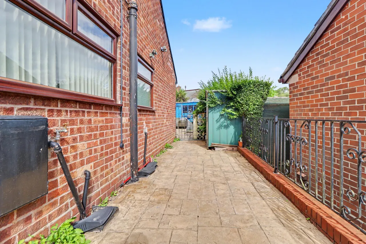 Byatts Grove, Stoke-On-Trent, photo 11