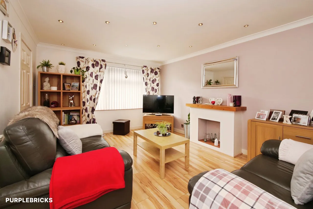 Highfield, Pontypool, NP4, photo 3