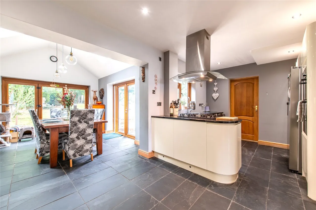 Tyron Way, DA14, photo 6