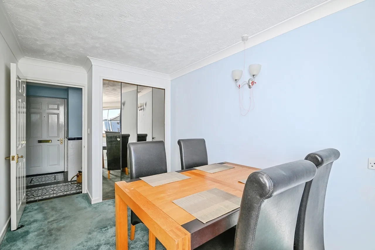 2 bed flat for sale, Marsham Street, Maidstone, ME14