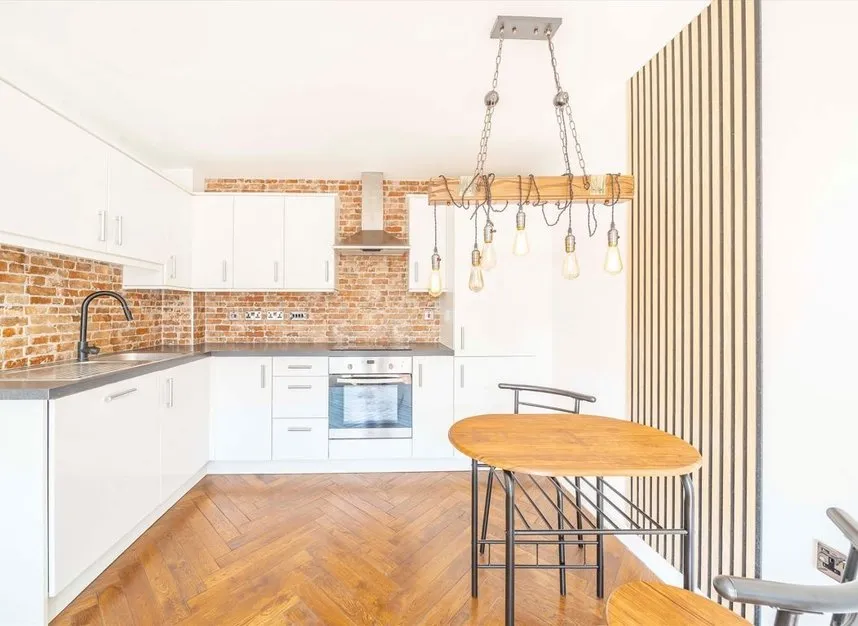 Clayponds Lane, Brentford, TW8, photo 3